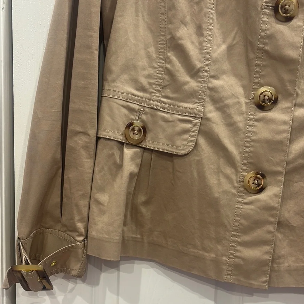 Michael Kors Tan Blazer with Stand-Up Collar. - Picture 4 of 7